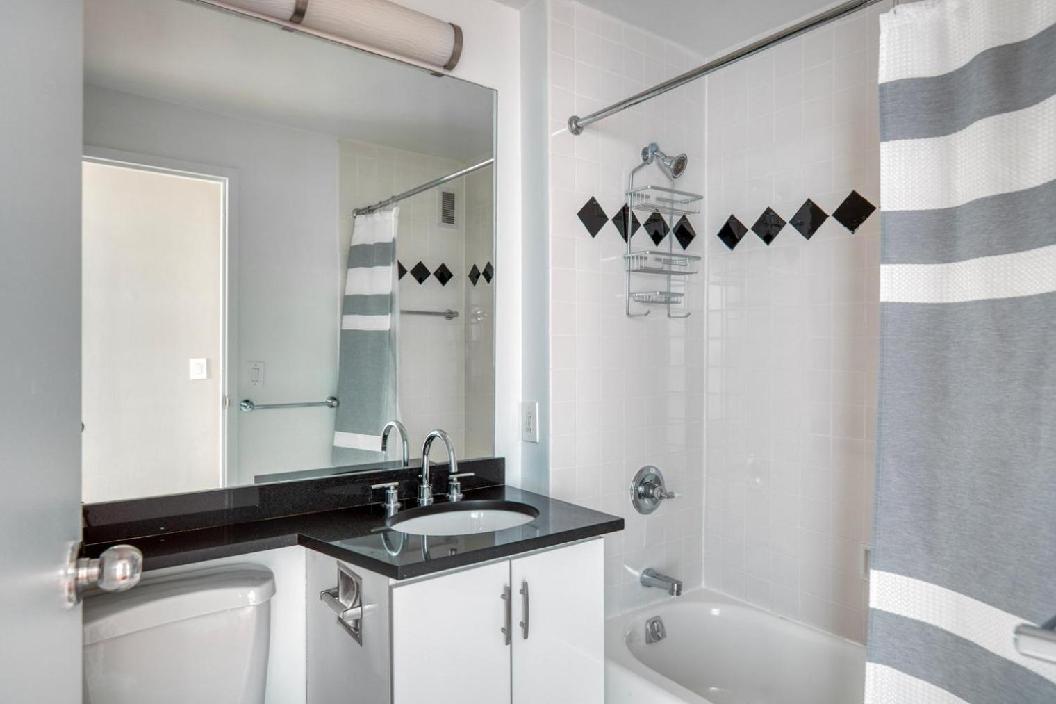 Uws 2br W Gym Doorman Elevator Nr Park Nyc-1050 Appartement